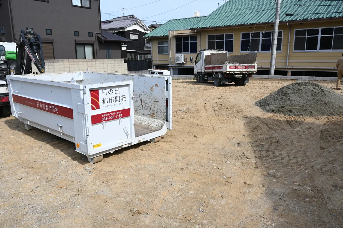 日の出都市開発のコンテナによる廃棄物の搬出