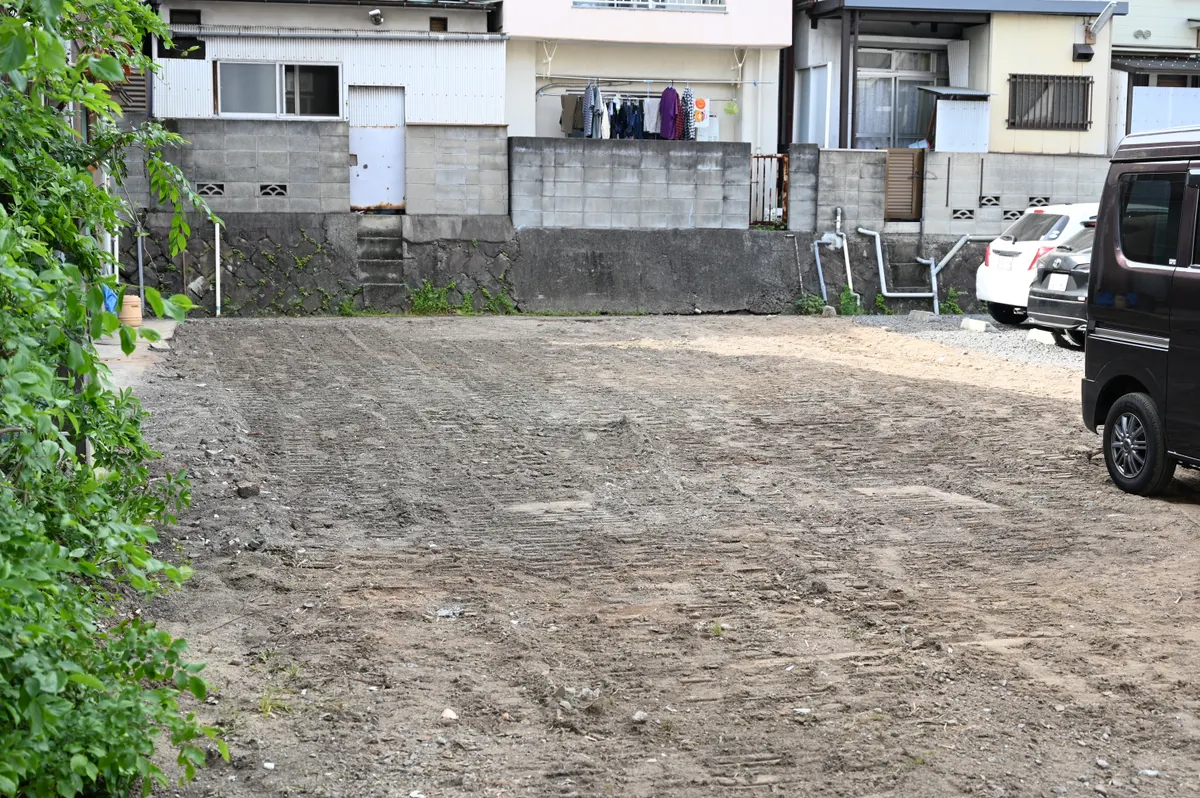 解体後にきれいに整地された更地